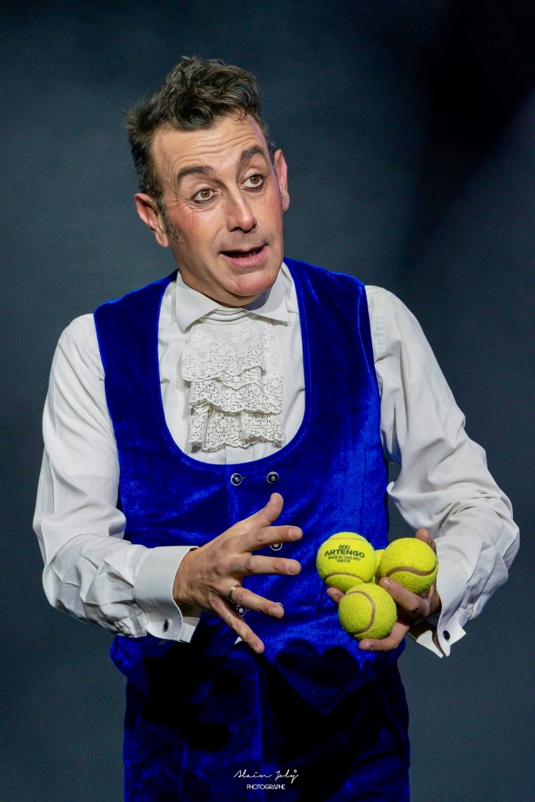 Jonny Bogino maakt het publiek aan het lachen als Reprise Clown