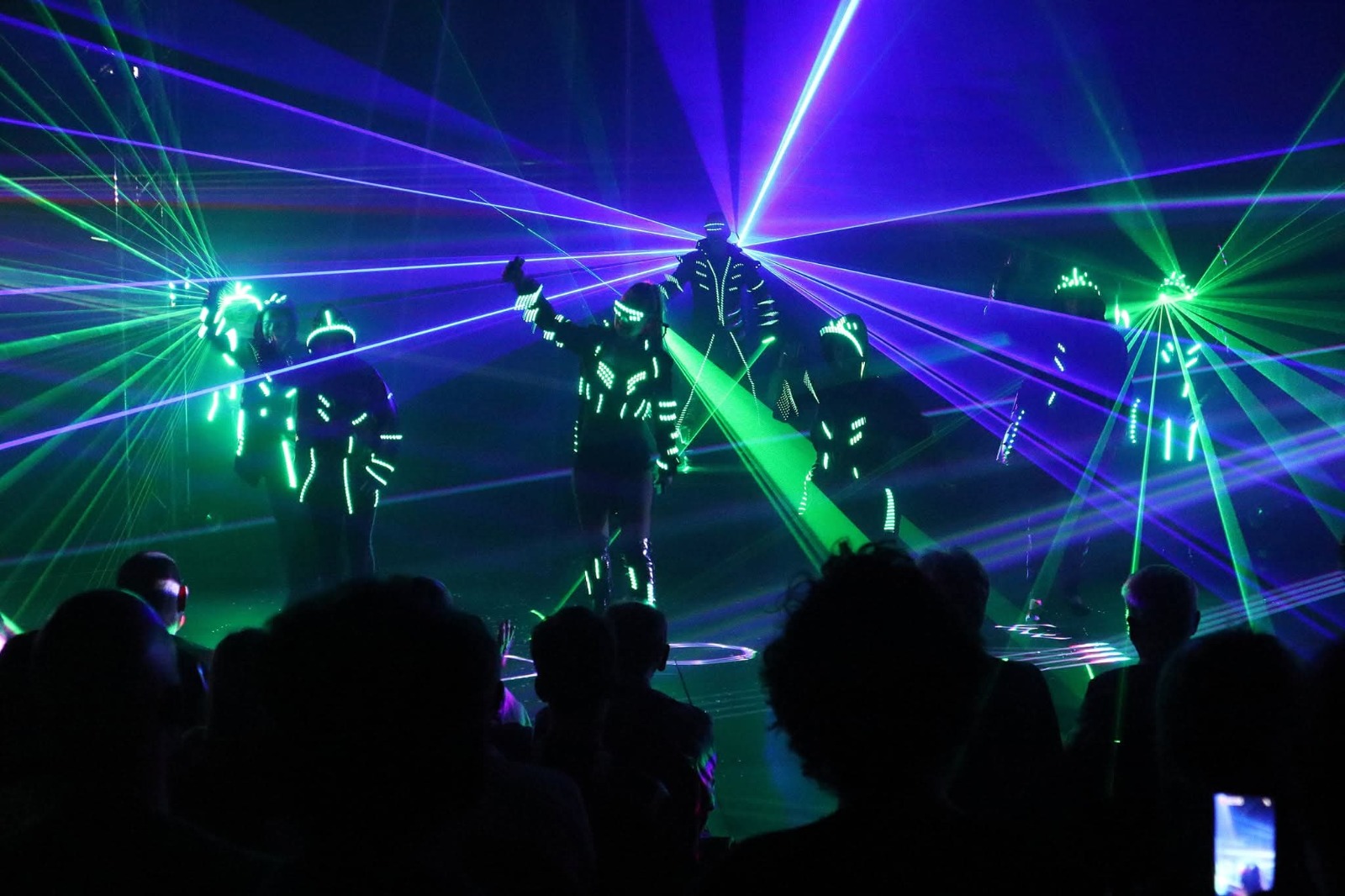 Duo Lugo verzorgt een spectaculaire Laser & Drone show
